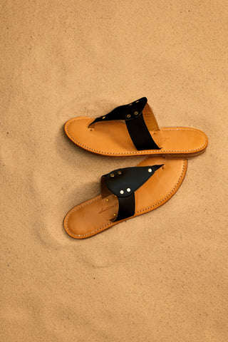 The Alexandria in Black