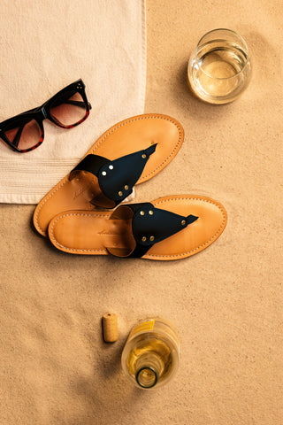 The Alexandria in Black